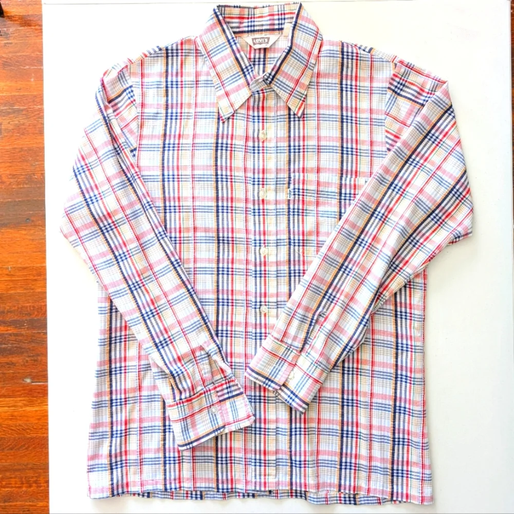 Vintage 70s/80s Levi's white tab, plaid long sleeve button up. Large.